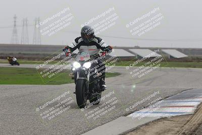 media/Nov-30-2025-TrackDaz (Sun) [[d8b22663df]]/B Group/Session 5 (Wheelie Bump)/